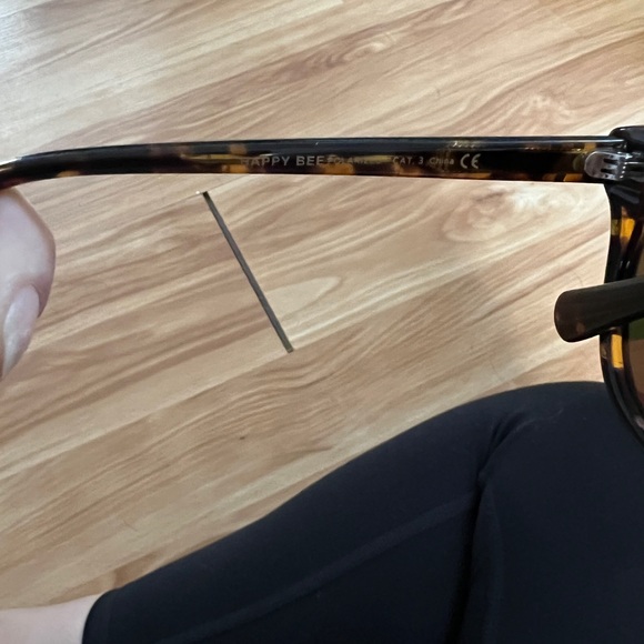 Blenders Happy Bee sunglasses - Picture 2 of 3